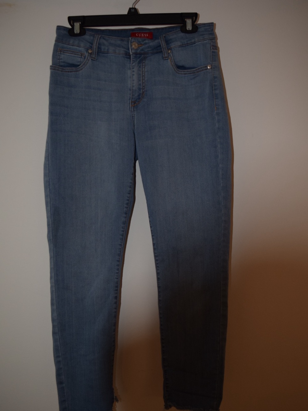 GUESS Los Angeles Women’s Size 30 Light Blue Wash Stretch Jeans Frayed Hem